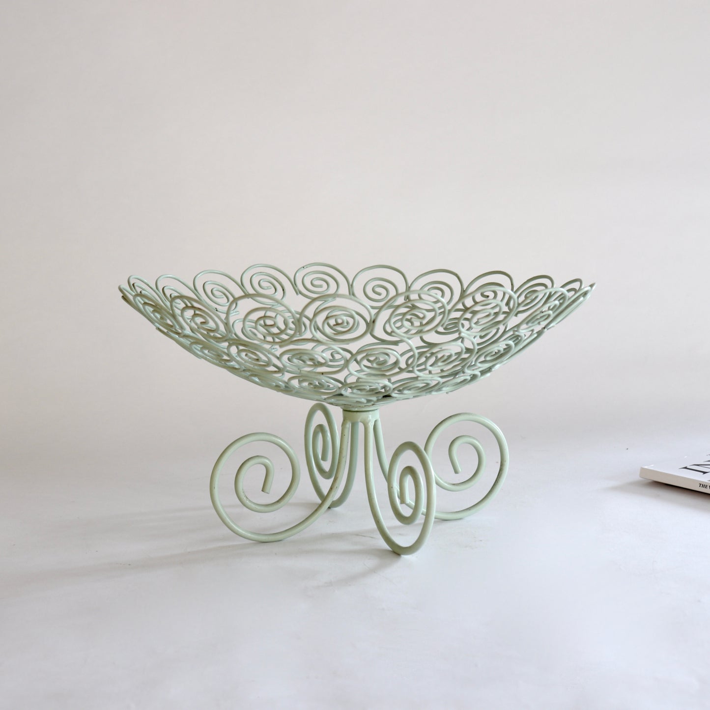 Spiral fuit bowl