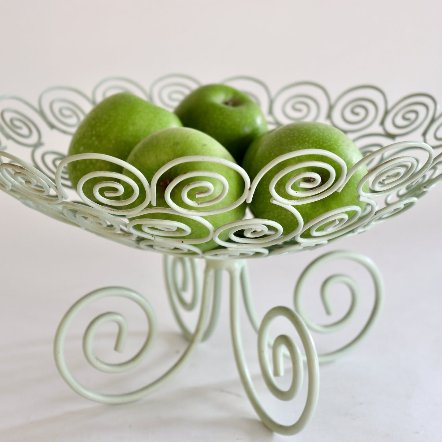 Spiral fuit bowl