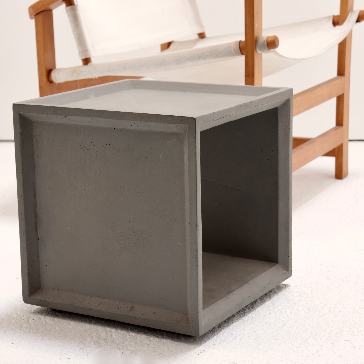 Lyon Beton concrete side table