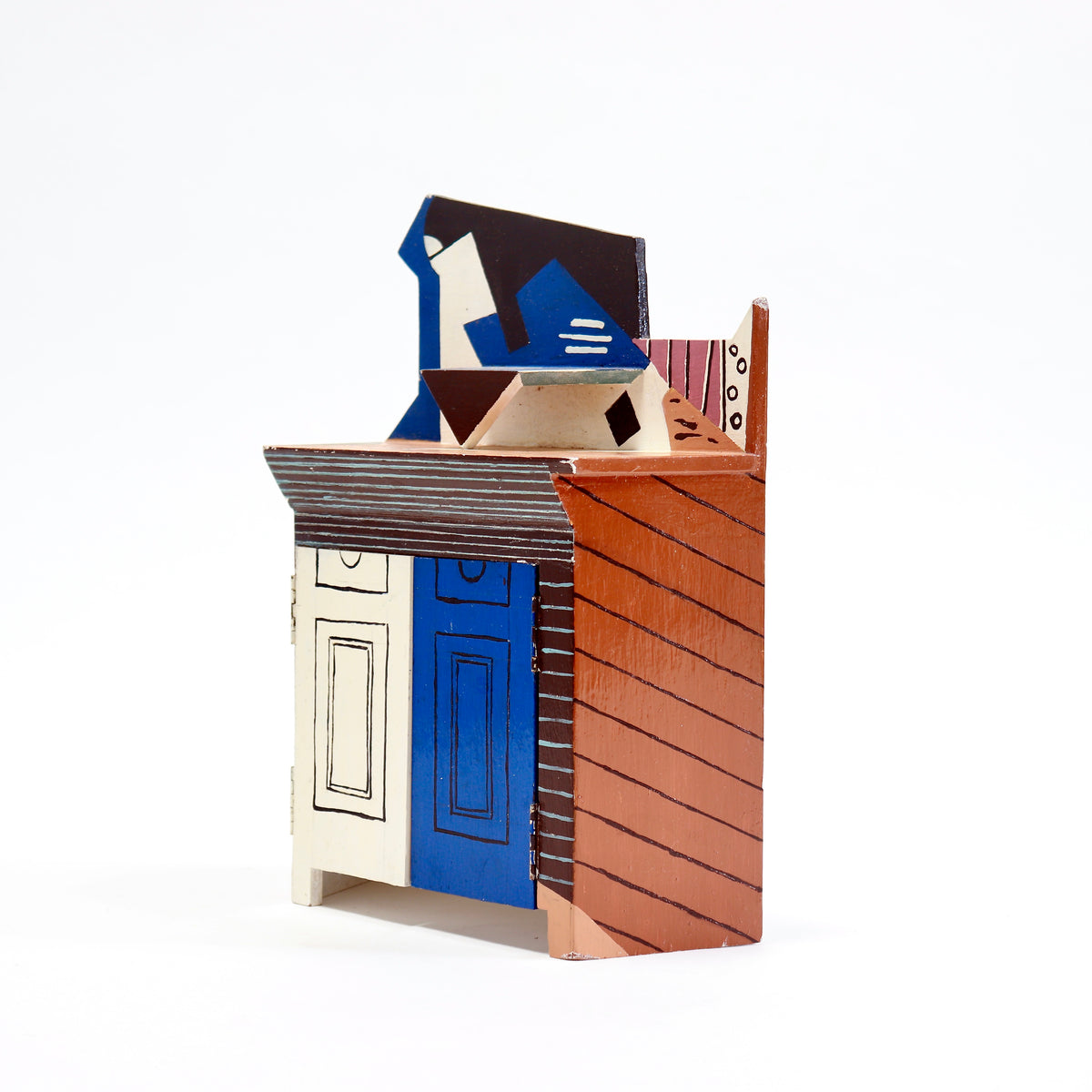 Side view showing the painted lines and layered plywood construction
