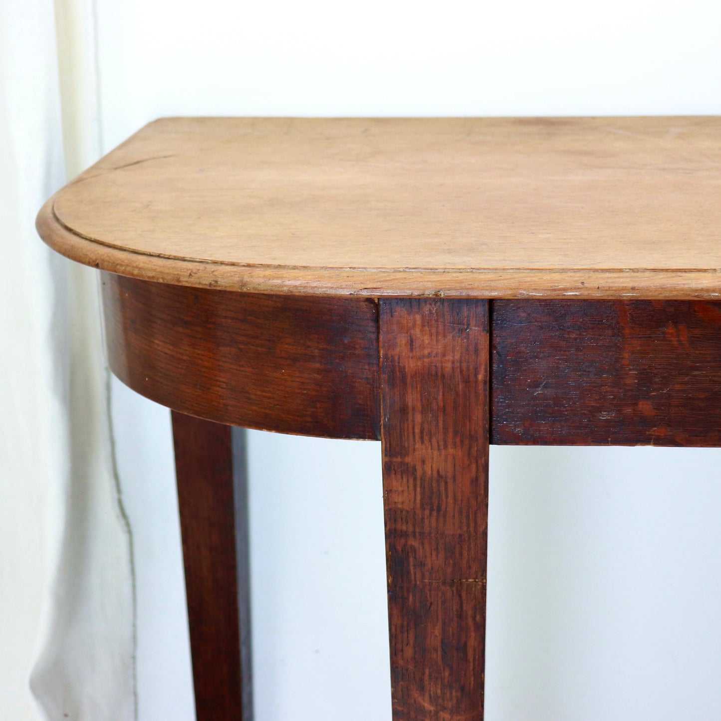 Georgian serving table detail of leg and apron