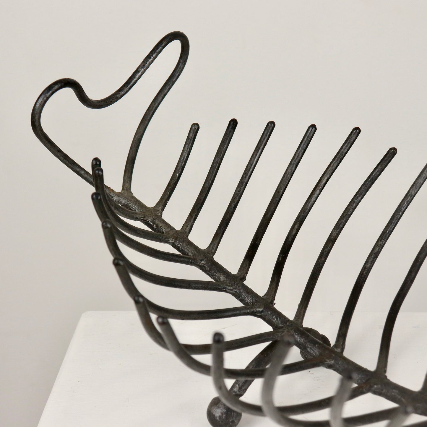 Sculptural fruit bowl in wrought iron
