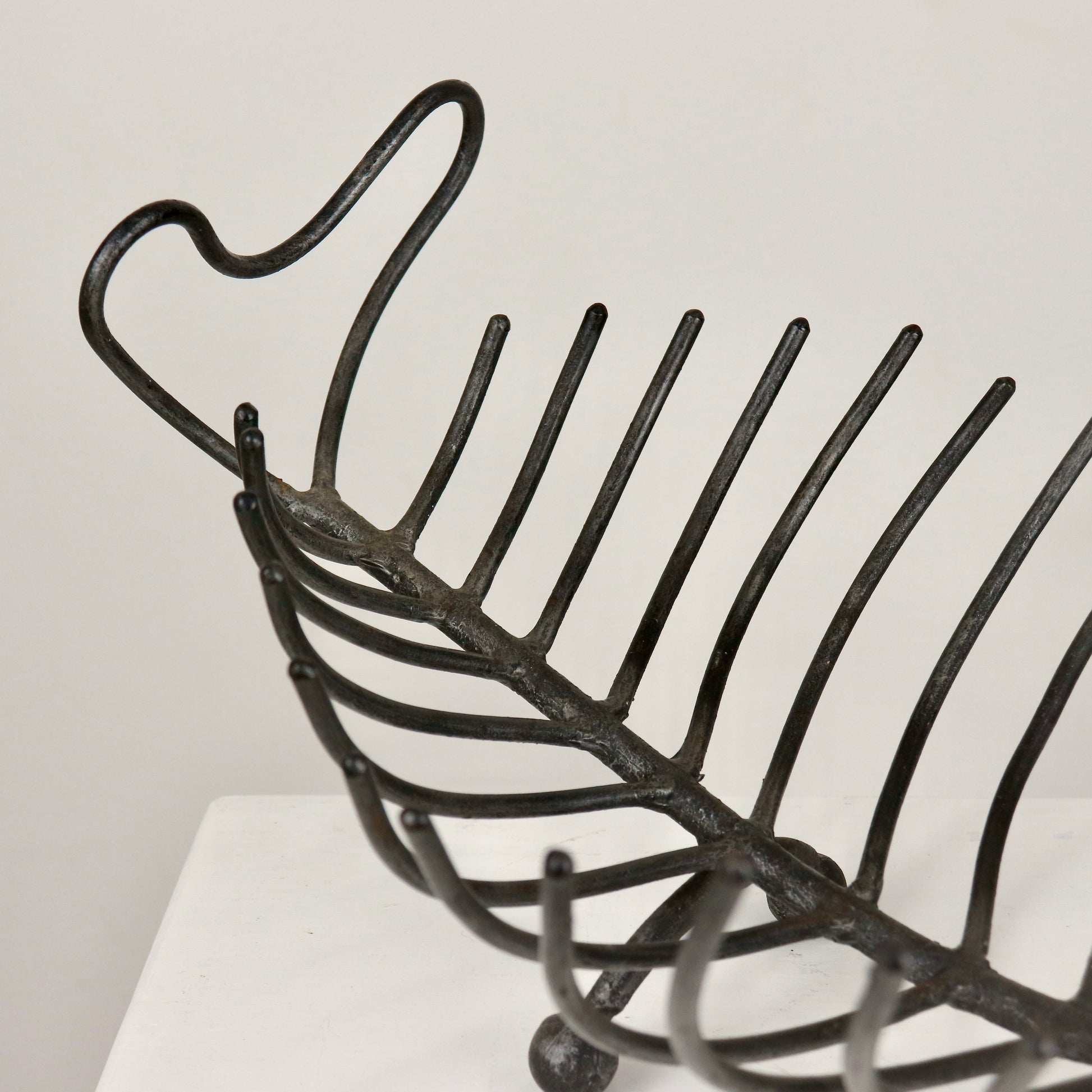 Sculptural fruit bowl in wrought iron