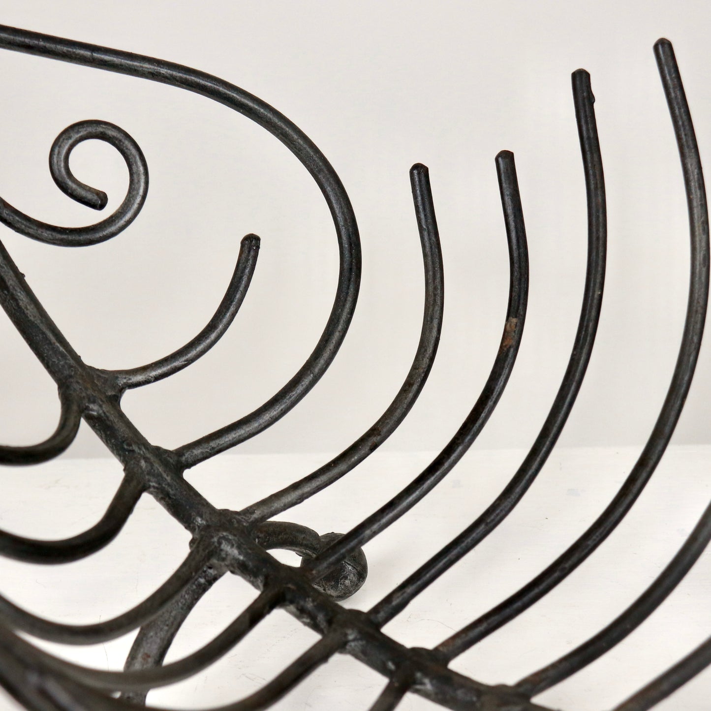 Fish bone iron bowl detail