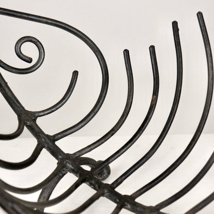 Fish bone iron bowl detail