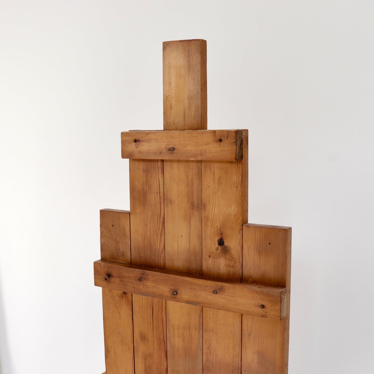 Reverse of the stepped back with cross-battens.