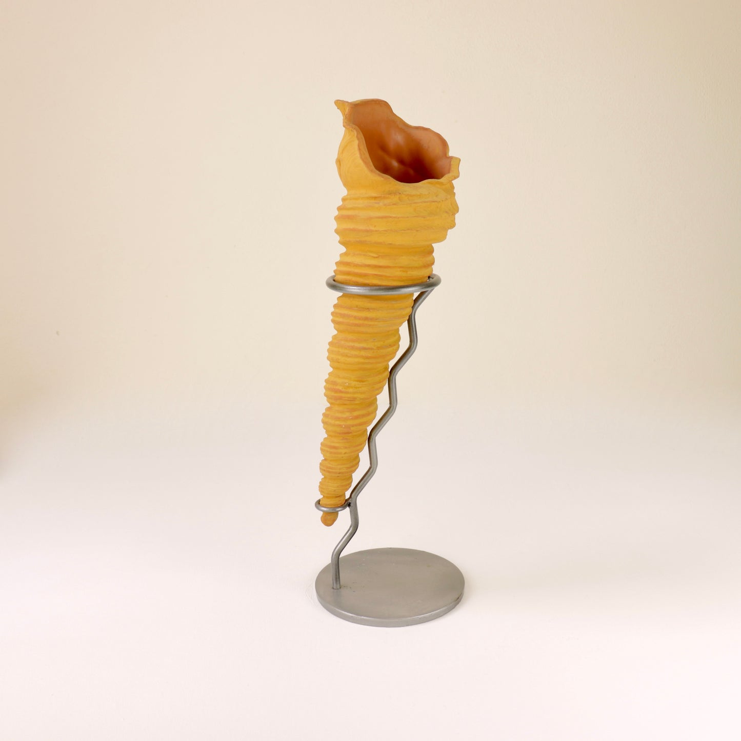 Postmdern shell vase